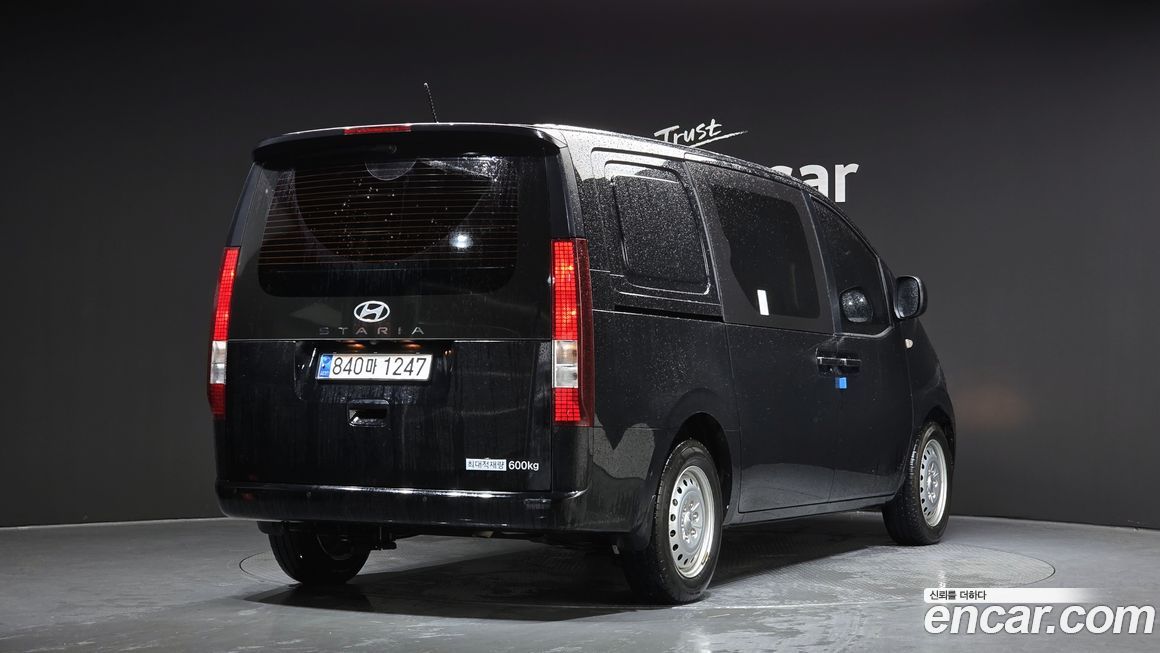 Hyundai Staria 2025