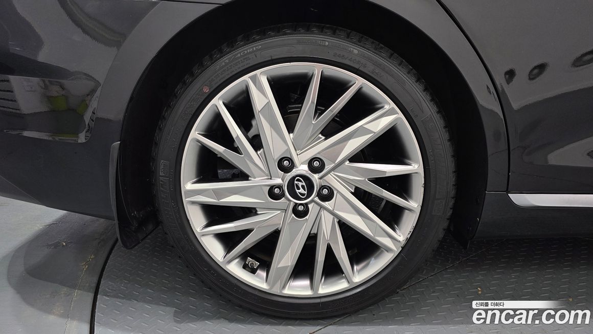 Hyundai Grandeur 2020