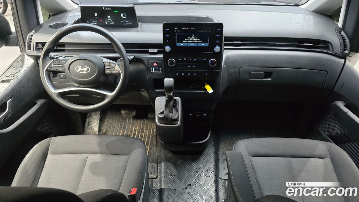 Hyundai Staria 2025