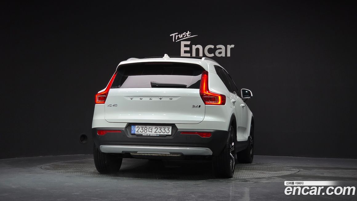 Volvo XC40 2021