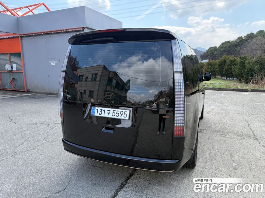 Hyundai Staria 2025