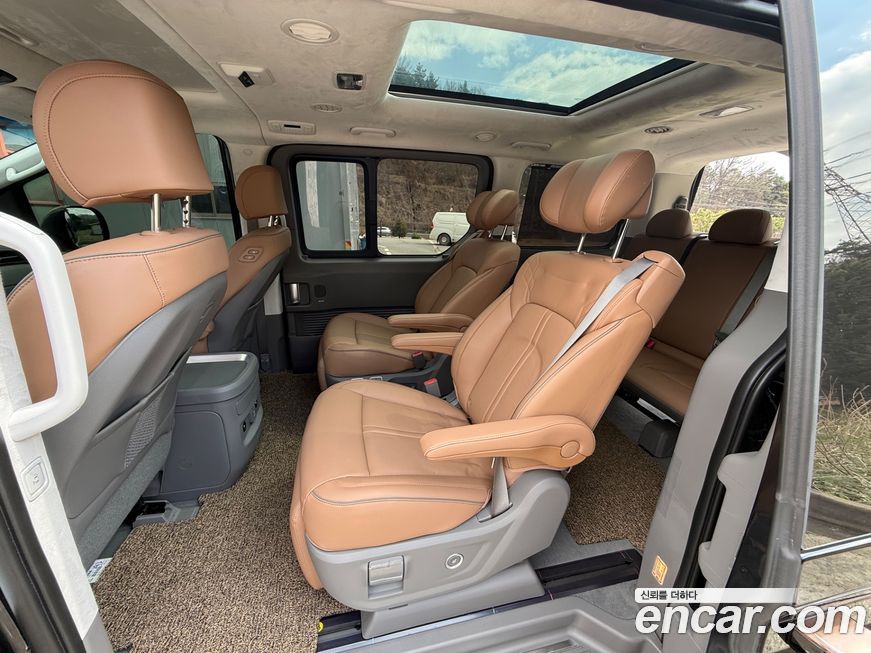 Hyundai Staria 2025