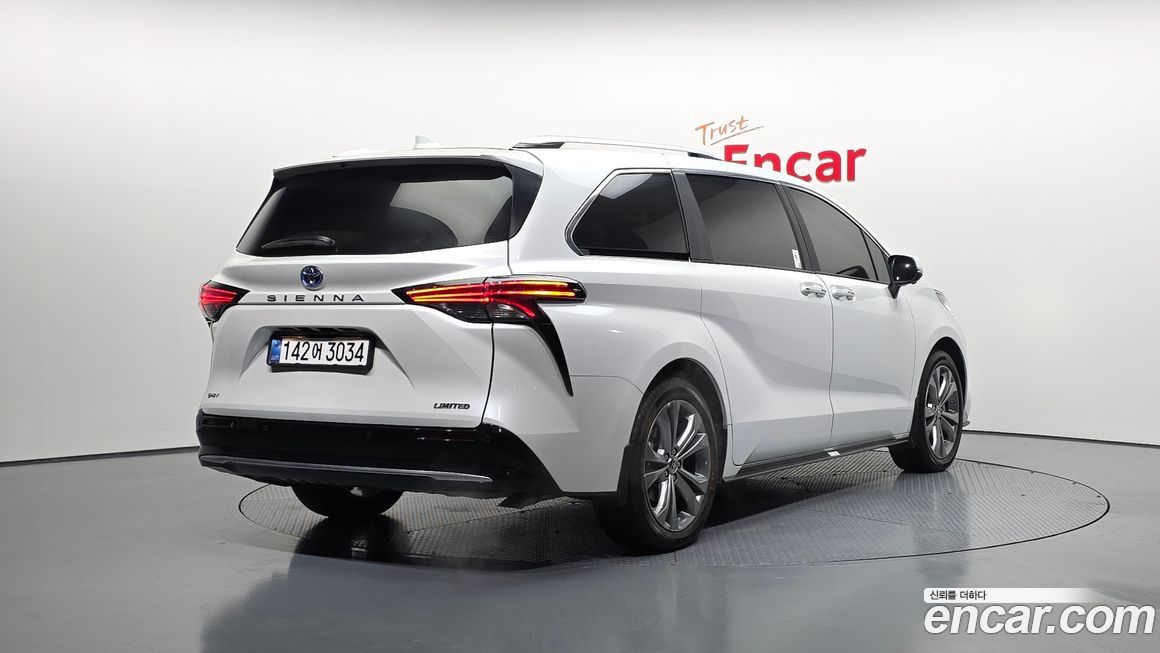 Toyota Sienna 2025