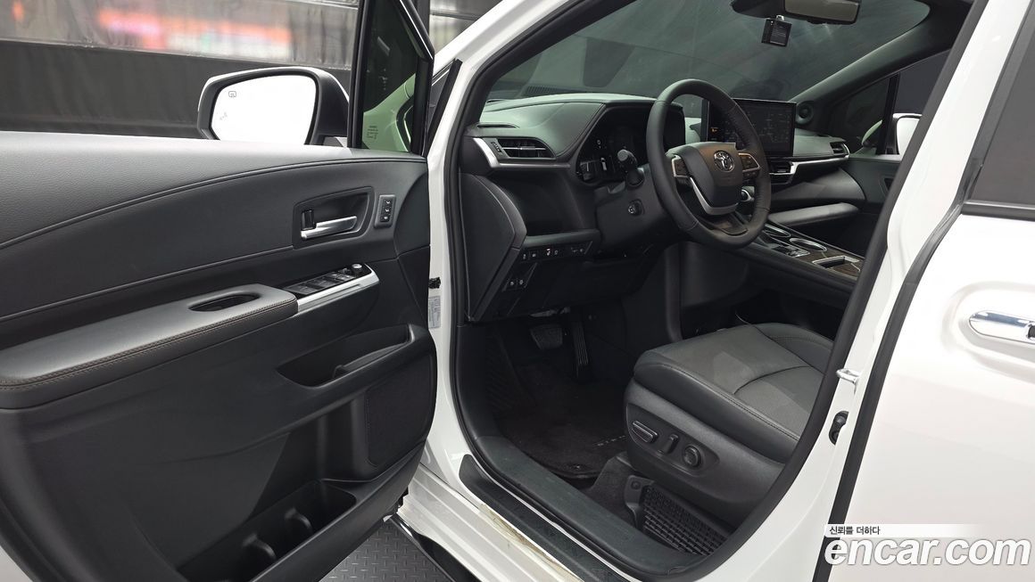 Toyota Sienna 2025