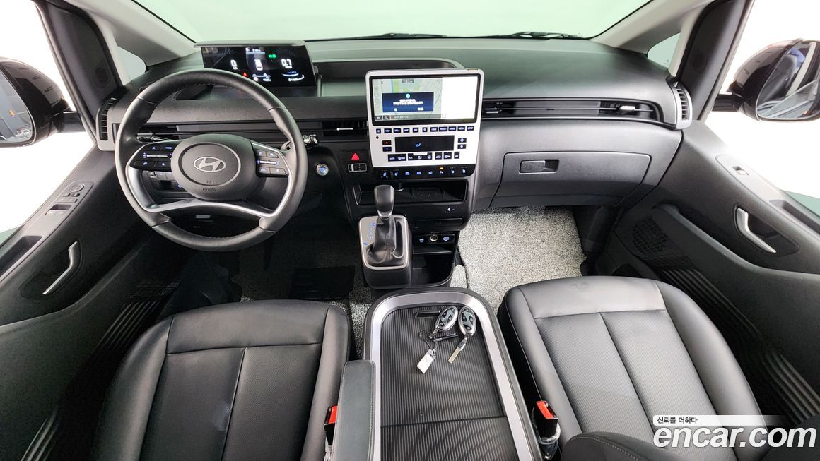 Hyundai Staria 2025