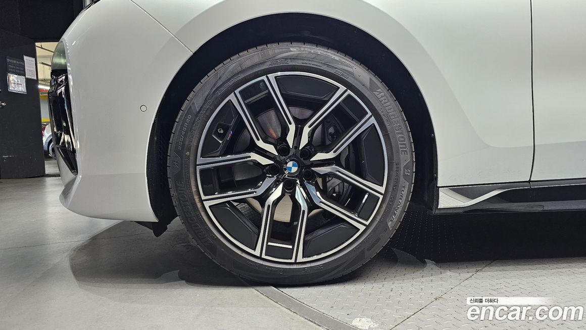 BMW 7-Series 2025