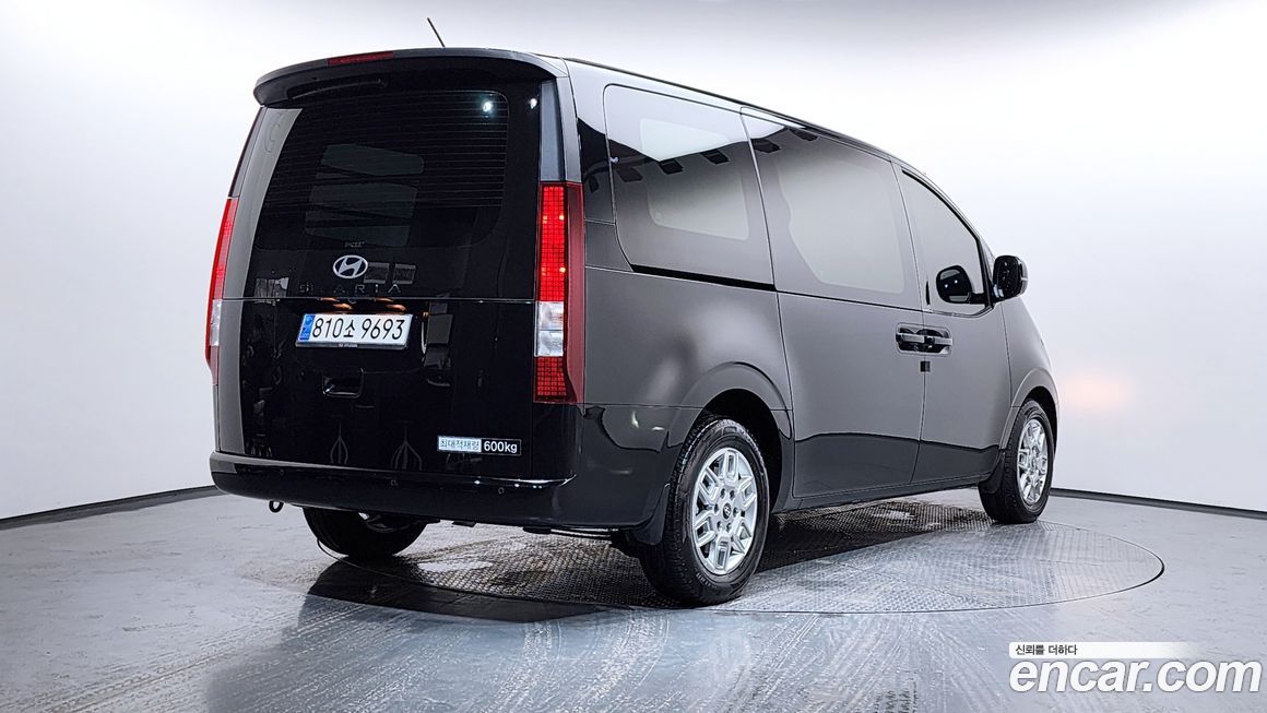 Hyundai Staria 2025
