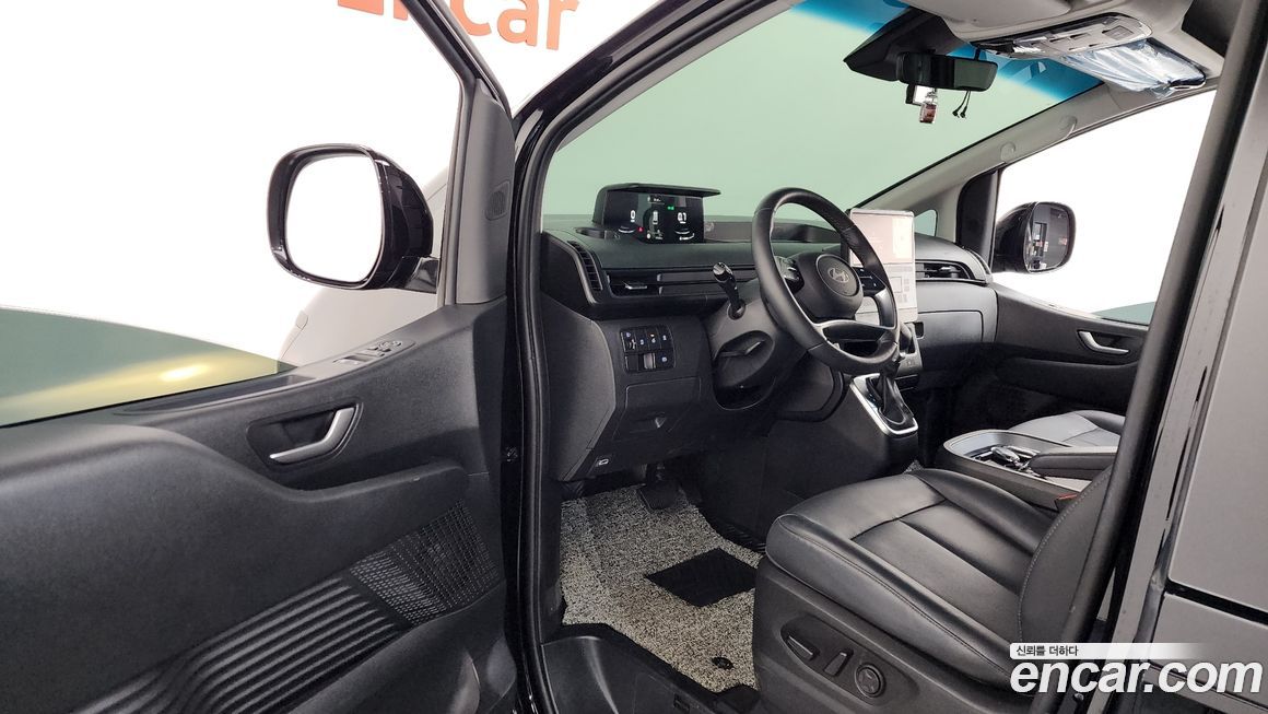 Hyundai Staria 2025