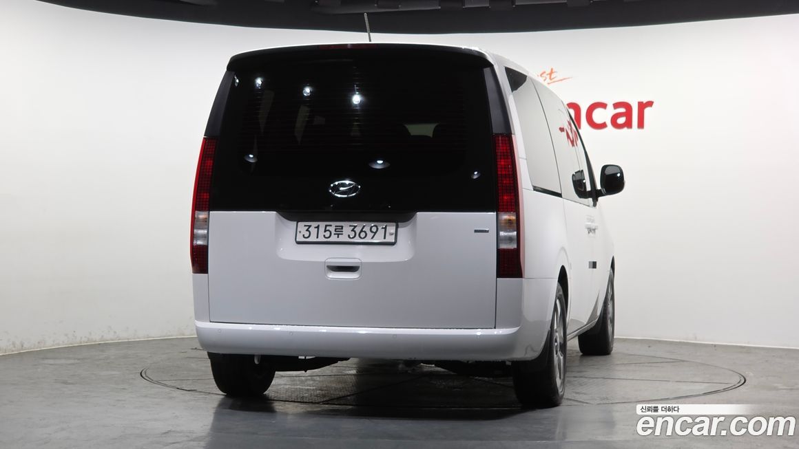 Hyundai Staria 2022