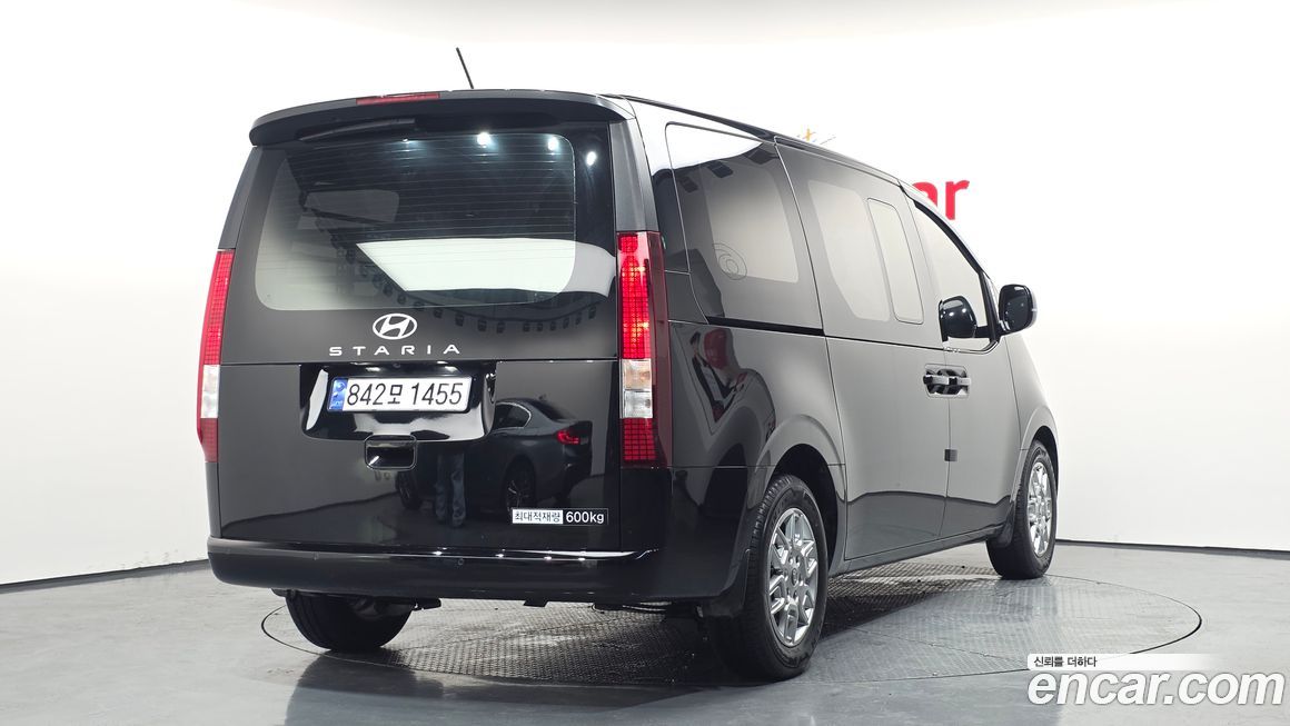 Hyundai Staria 2025