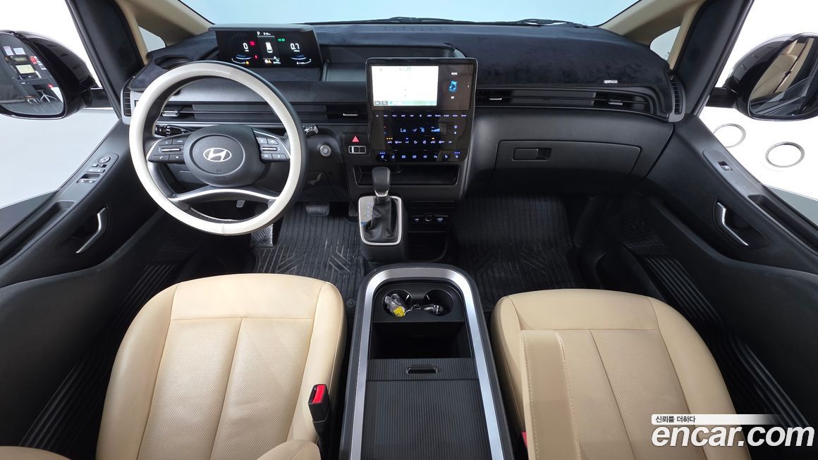 Hyundai Staria 2025