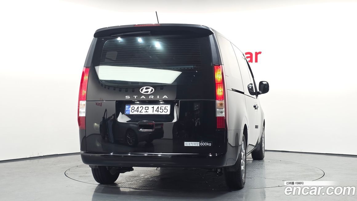 Hyundai Staria 2025