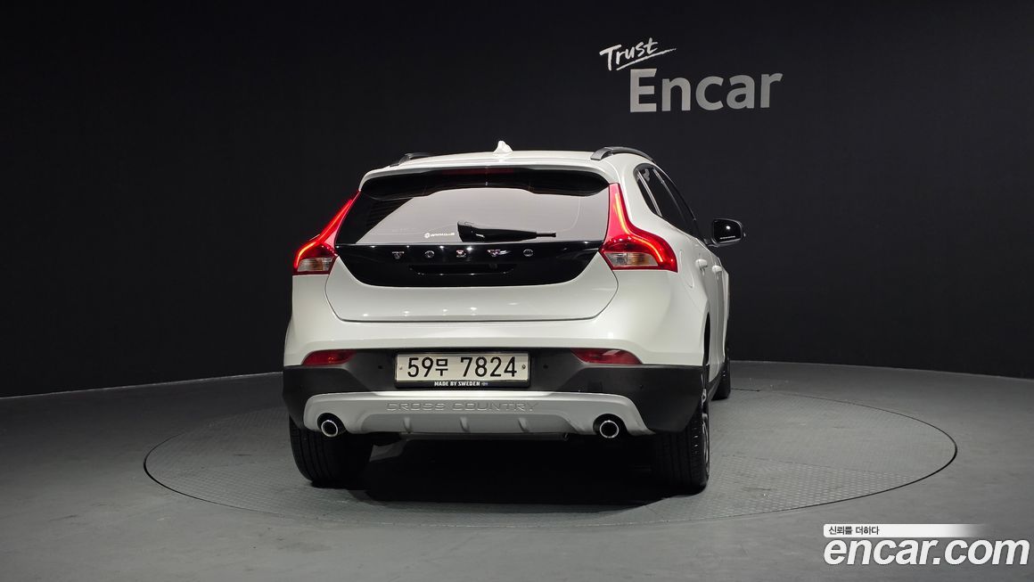 Volvo V40 2019