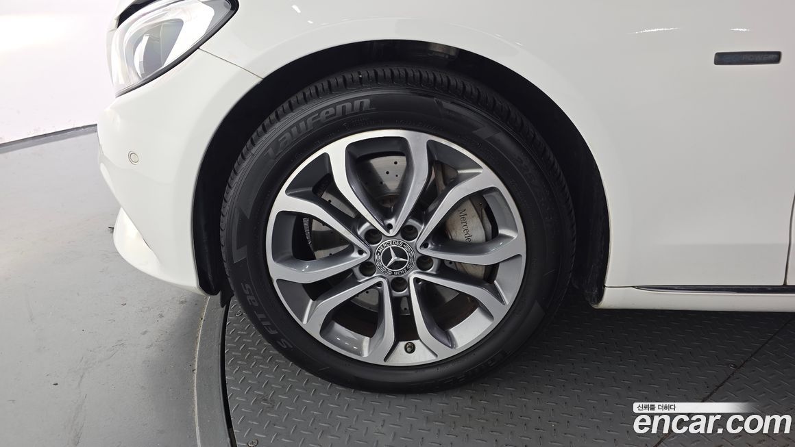 Mercedes-Benz C-Class 2018