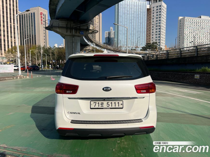 Kia Canival 2019