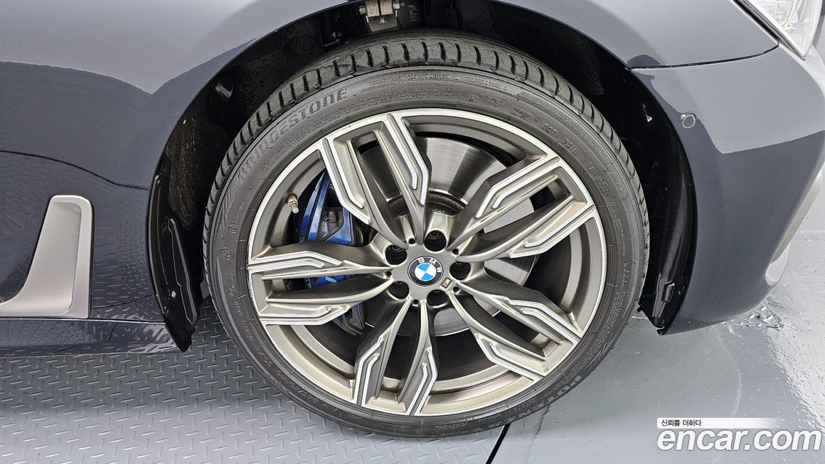 BMW 7-Series 2019