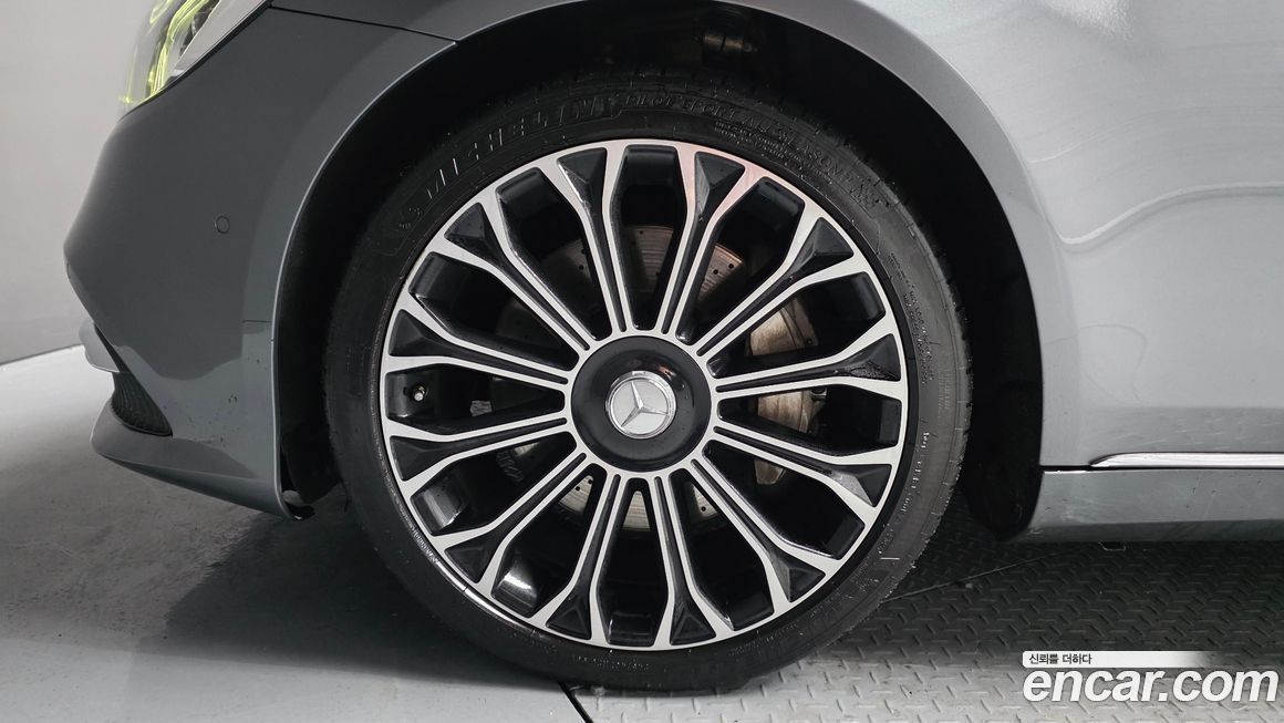 Mercedes-Benz S-Class 2020