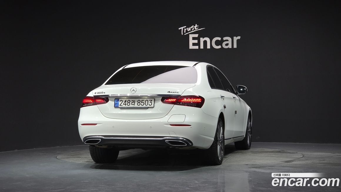 Mercedes-Benz E-Class 2023