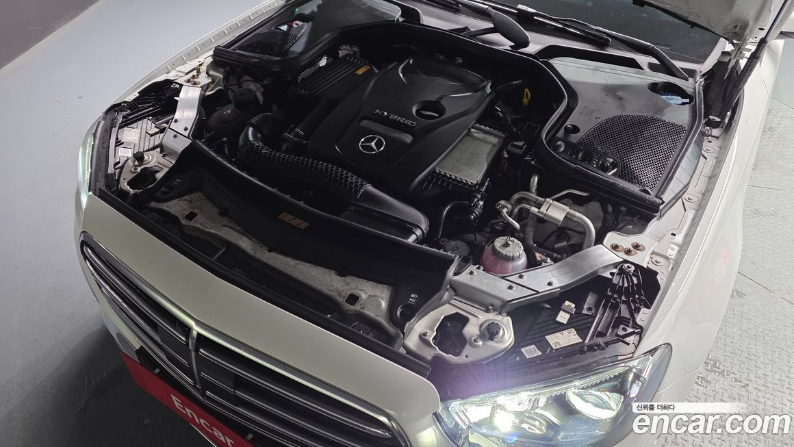 Mercedes-Benz E-Class 2023