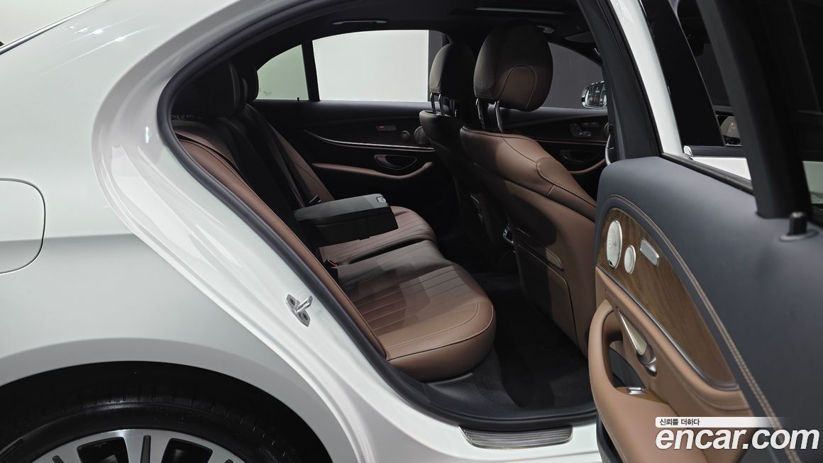 Mercedes-Benz E-Class 2023