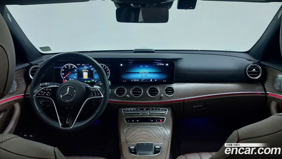 Mercedes-Benz E-Class 2023