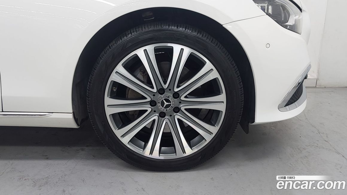 Mercedes-Benz E-Class 2023