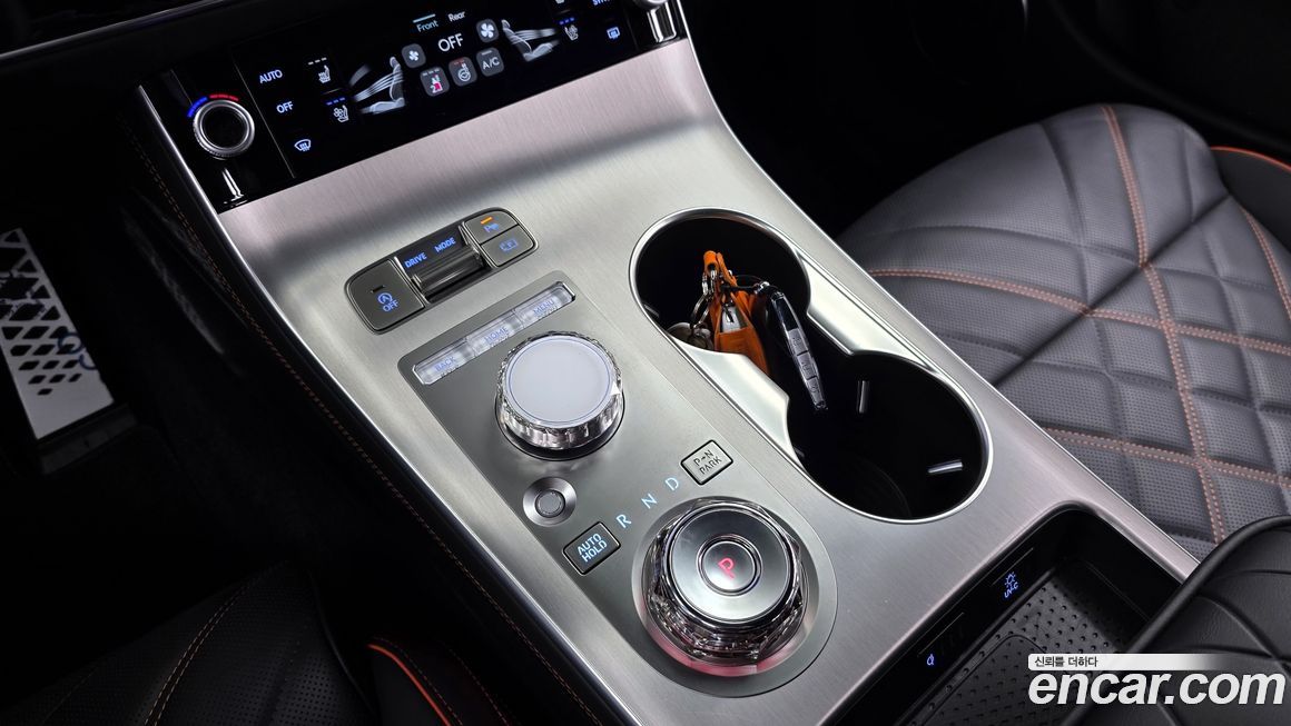 Genesis GV70 2025