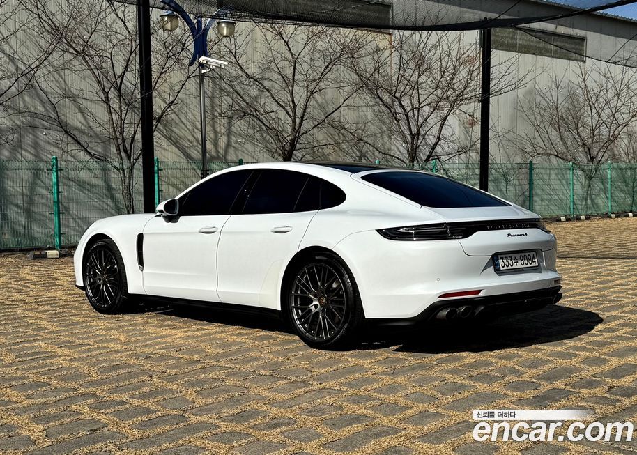 Porsche Panamera 2022