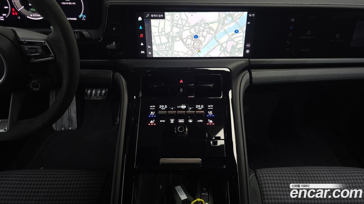 Porsche Panamera 2025