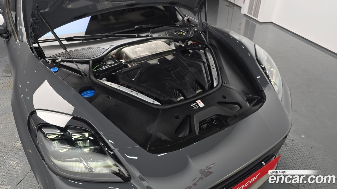 Porsche Panamera 2025