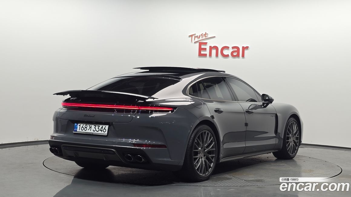 Porsche Panamera 2025