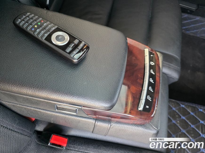 Mercedes-Benz S-Class 2011