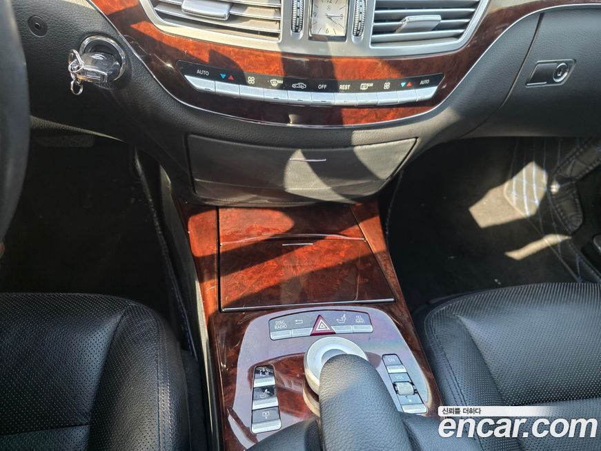 Mercedes-Benz S-Class 2011