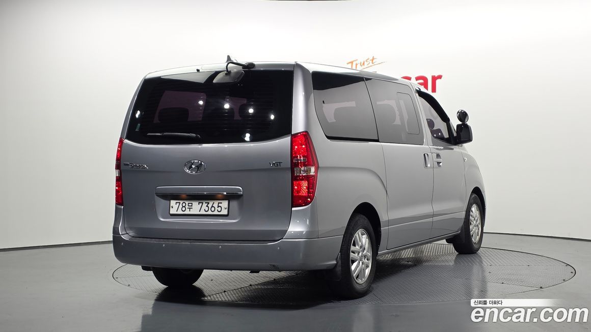 Hyundai Starex 2018