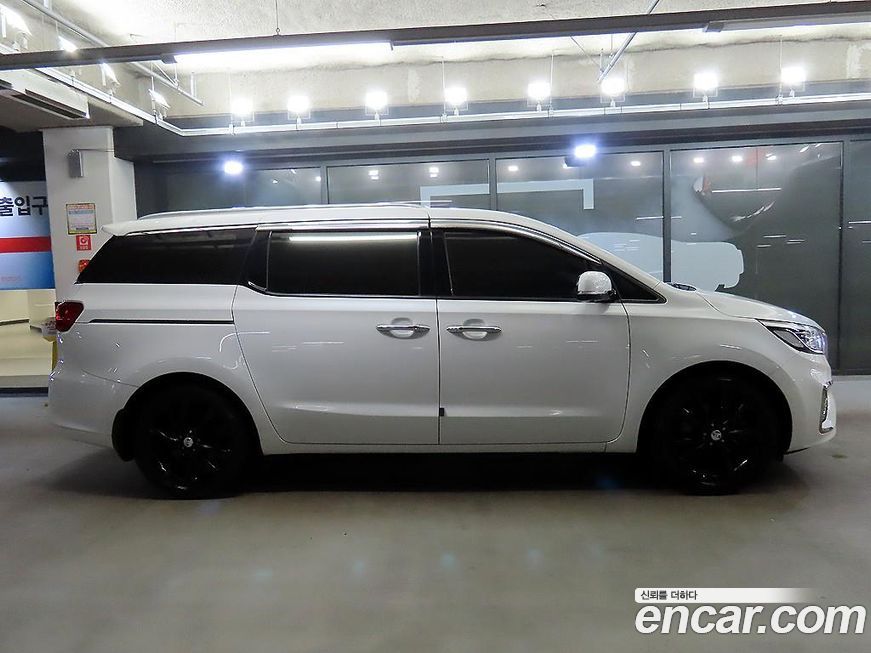 Kia Canival 2019
