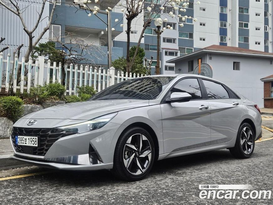 Hyundai AVANTE 2021