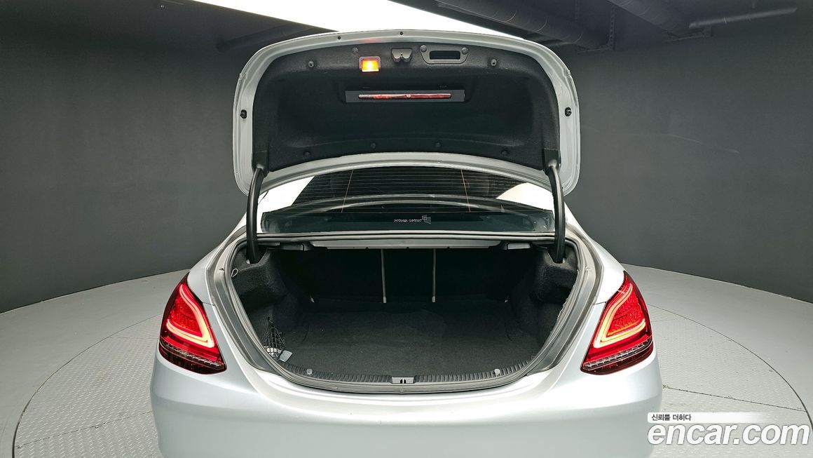 Mercedes-Benz C-Class 2019