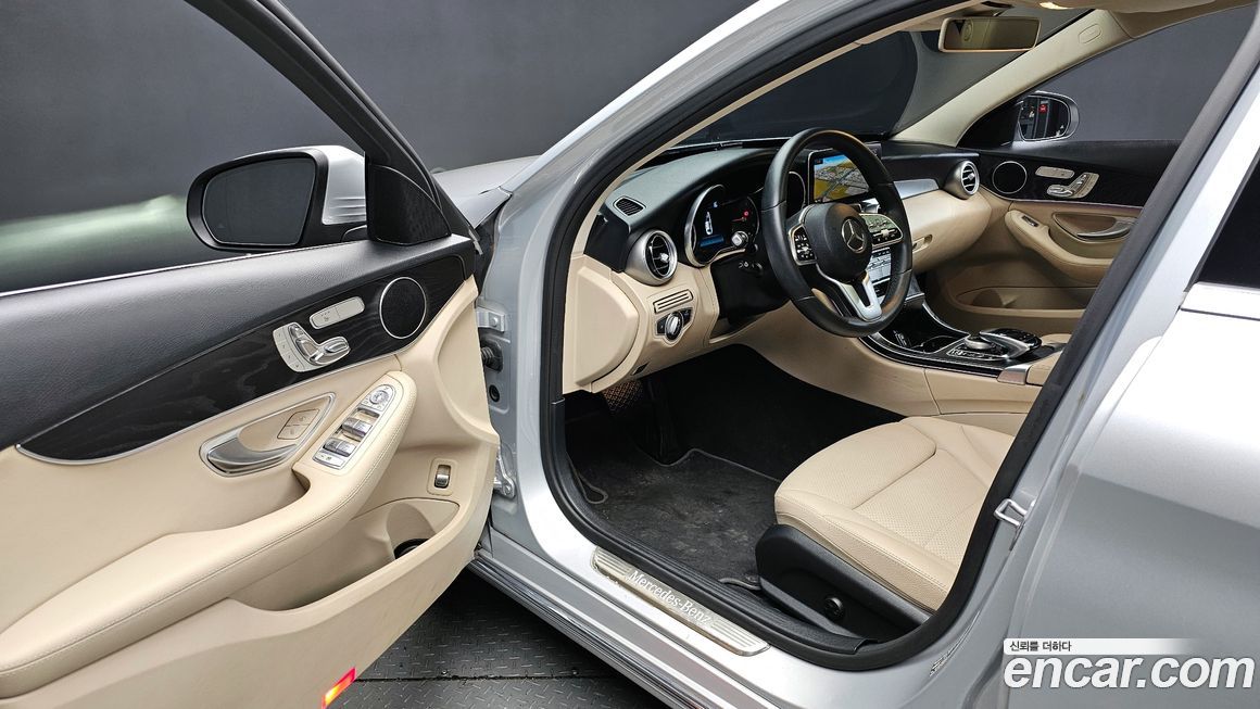 Mercedes-Benz C-Class 2019