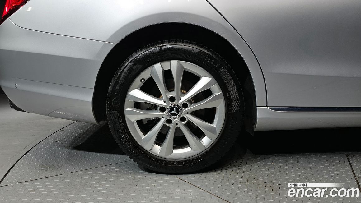 Mercedes-Benz C-Class 2019