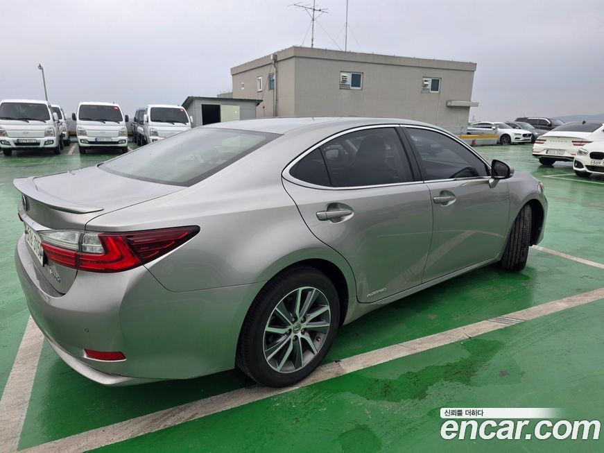 Lexus ES 2018