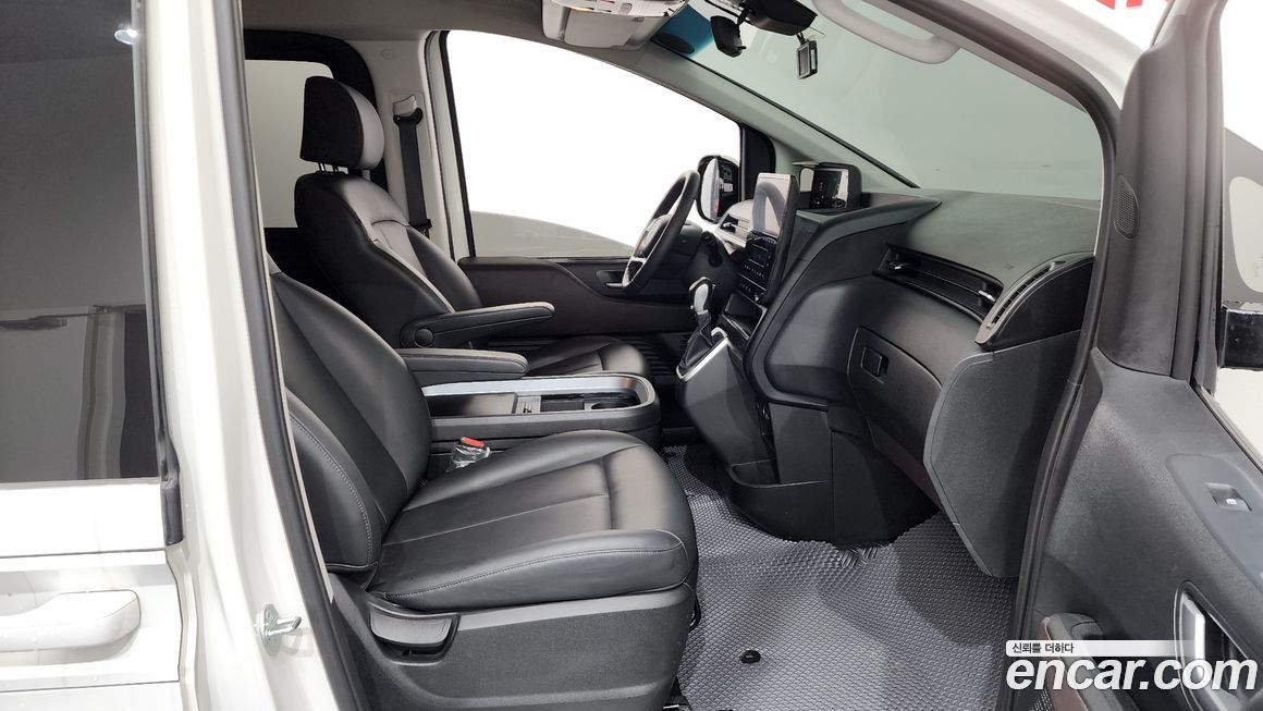 Hyundai Staria 2023