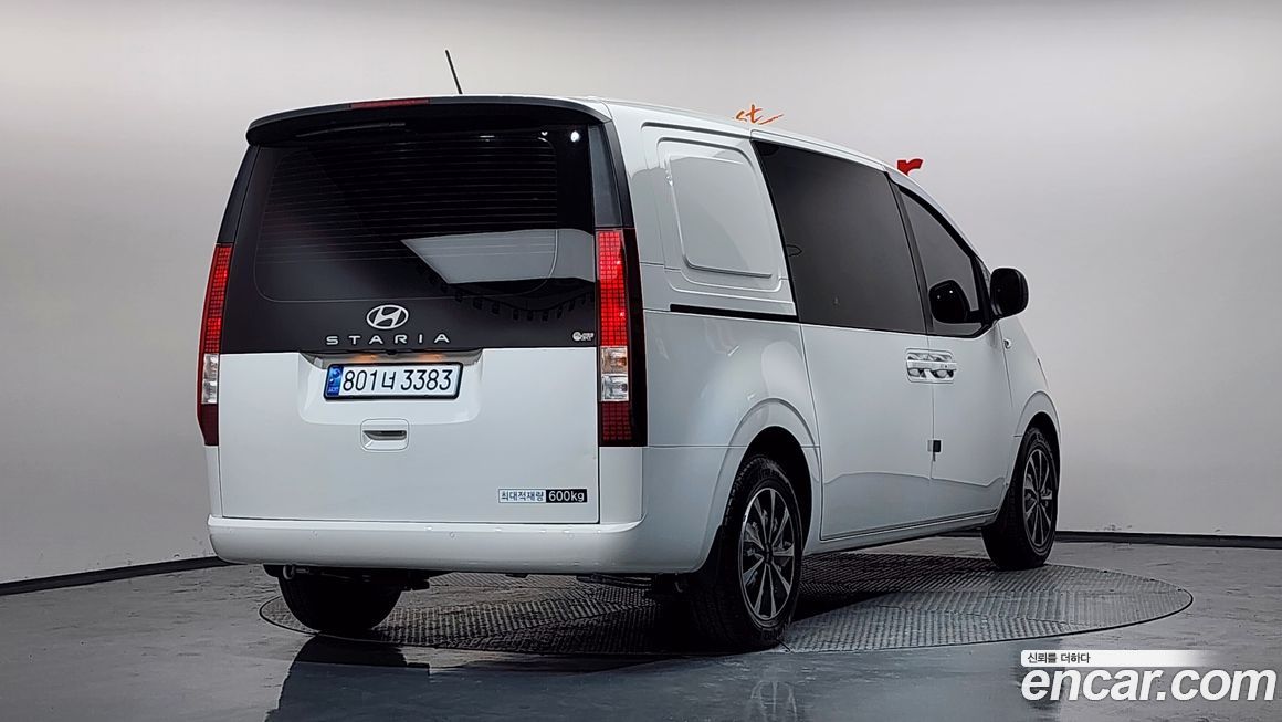 Hyundai Staria 2025