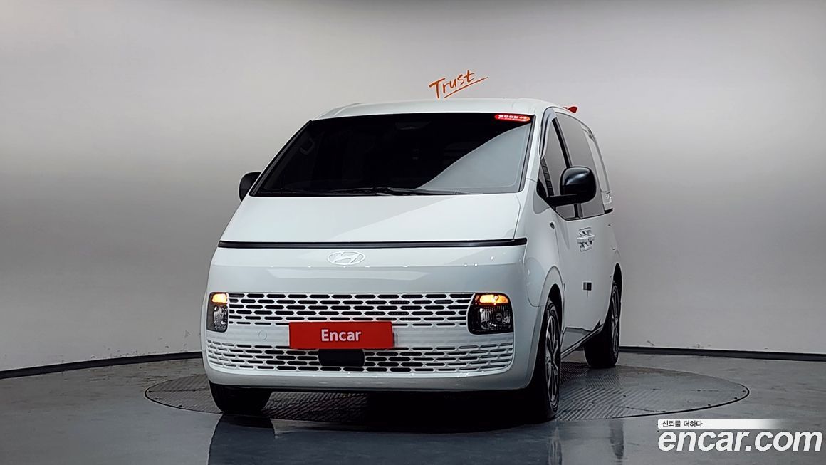 Hyundai Staria 2025
