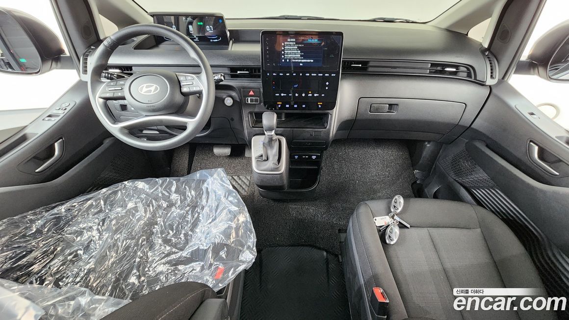 Hyundai Staria 2025