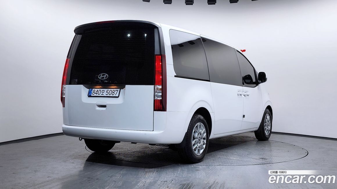 Hyundai Staria 2025