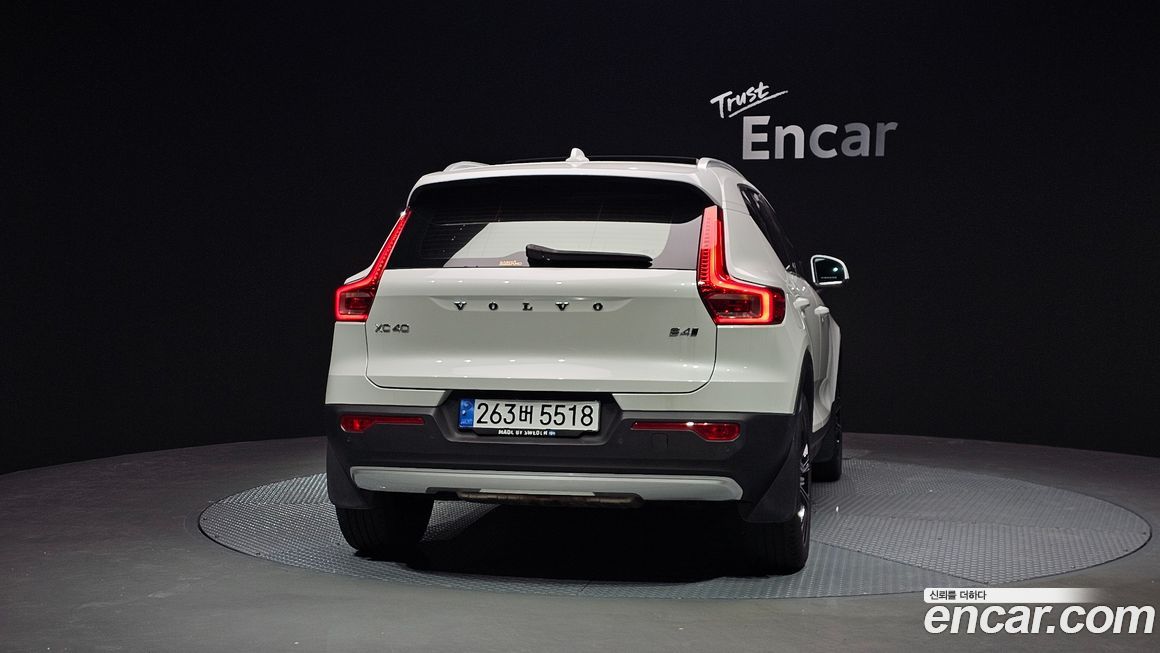 Volvo XC40 2021