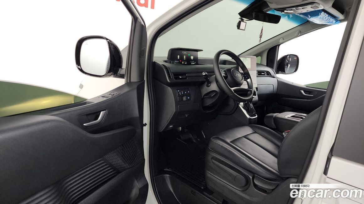 Hyundai Staria 2025