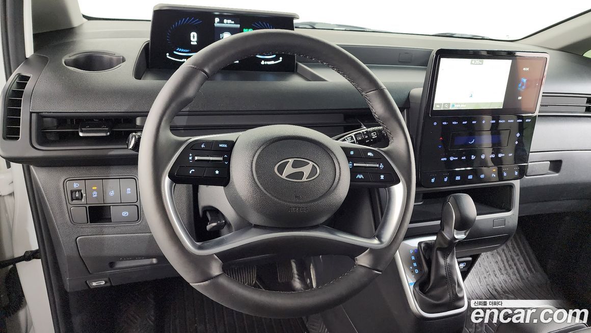 Hyundai Staria 2025