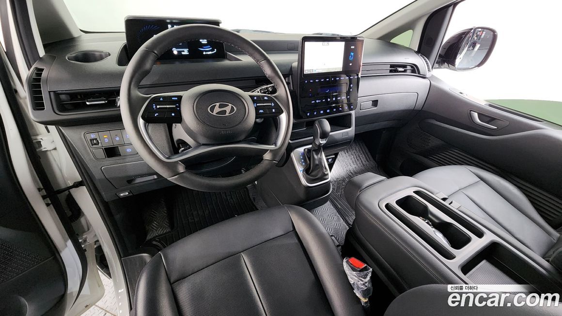Hyundai Staria 2025