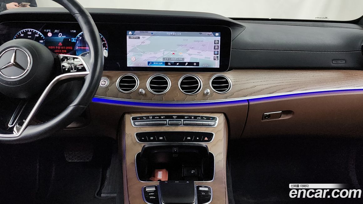 Mercedes-Benz E-Class 2021